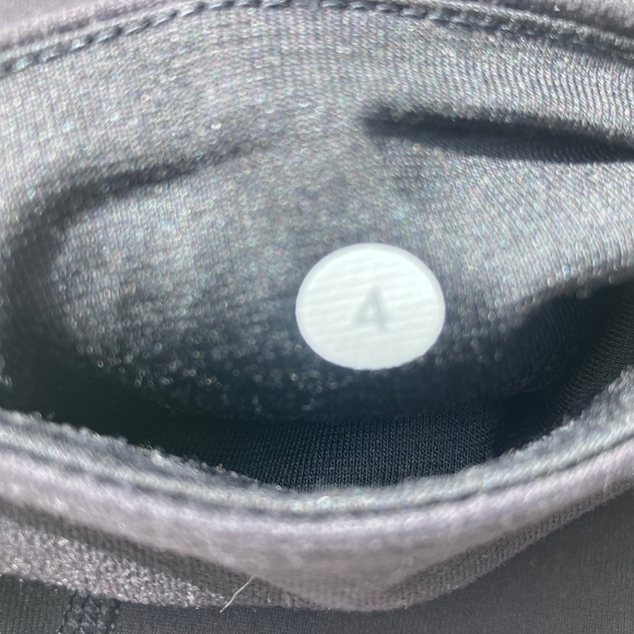 Lululemon Black Bell Tights – Size 4 - Picture 8 of 9